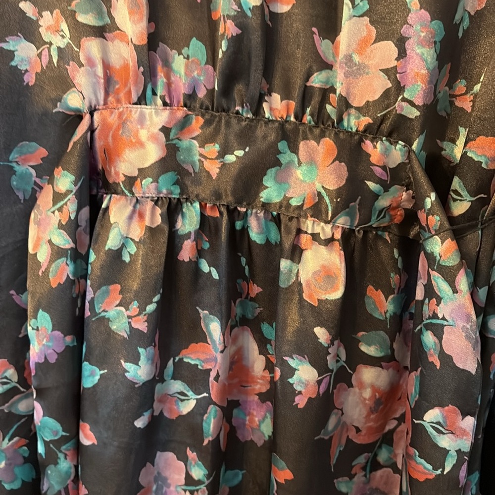 2 Floral Satin Robes with Pockets! - Picture 13 of 14